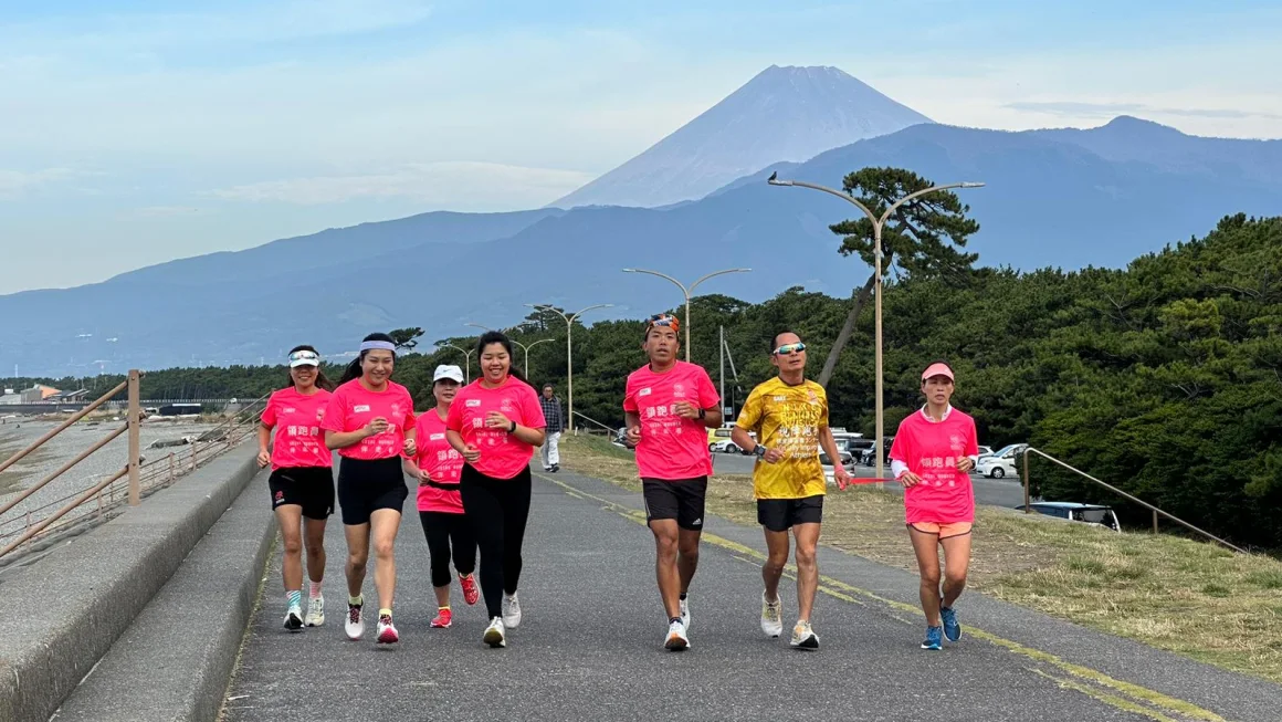 Berita Inspirasi Pria tunanetra ini melakukan perjalanan ke Jepang untuk berlari sejauh 1.400 mil dalam 40 hari – dan selanjutnya ingin menghadapi Korea Selatan