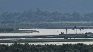 Ratusan warga Rohingya yang melarikan diri dilaporkan tewas dalam serangan pesawat 